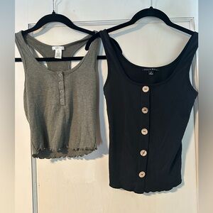 2 Tank Tops Size Small